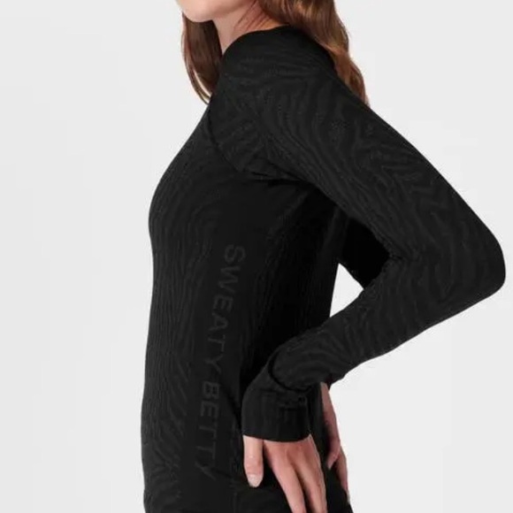 Sweaty Betty Tops - Sweaty Betty Animal Crew Neck Base Layer Top in Black Zebra Lines Jacquard